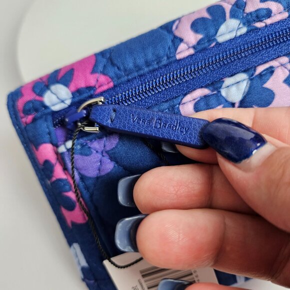 NWT Vera Bradley Euro Wallet Blue Ellie Flowers 14419-I46 Tri-Fold - Picture 4 of 15